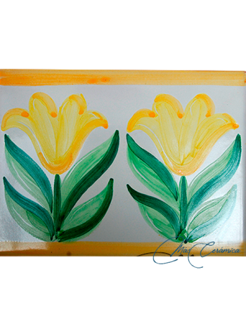 Azulejo Artesanal “Tulipán Amarillo” – Cerámica pintada a mano | MásCerámica