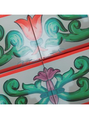 Azulejo Artesanal Velázquez Rojo – Cerámica pintada a mano | MásCerámica