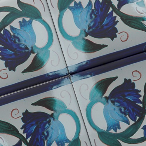 Azulejo Artesanal Flor Antigua Azul – Cerámica pintada a mano | MásCerámica Azulejo Artesanal Flor Antigua Azul – Cerámica pintada a mano | MásCerámica