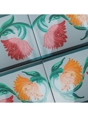 Azulejo Artesanal Flor Antigua – Cerámica pintada a mano | MásCerámica