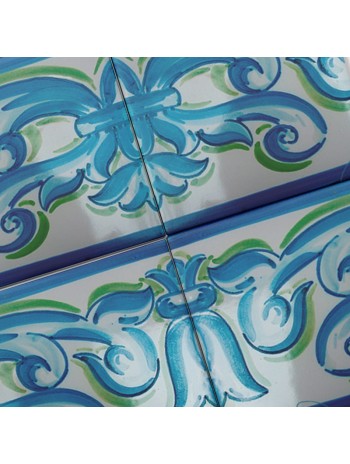Azulejo Artesanal Velázquez Azul – Cerámica pintada a mano | MásCerámica