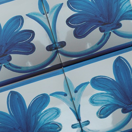Azulejo Artesanal "Centaura" – Cerámica pintada a mano | MásCerámica Azulejo Artesanal "Centaura" – Cerámica pintada a mano | MásCerámica