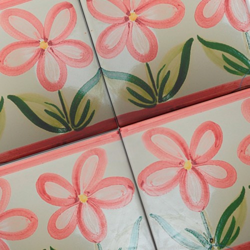 Azulejo Artesanal "Margaritas" – Cerámica pintada a mano | MásCerámica Azulejo Artesanal "Margaritas" – Cerámica pintada a mano | MásCerámica