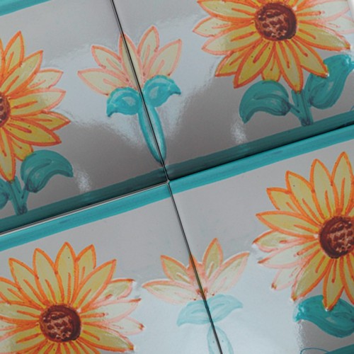 Azulejo Artesanal "Girasol" – Cerámica pintada a mano | MásCerámica Azulejo Artesanal "Girasol" – Cerámica pintada a mano | MásCerámica